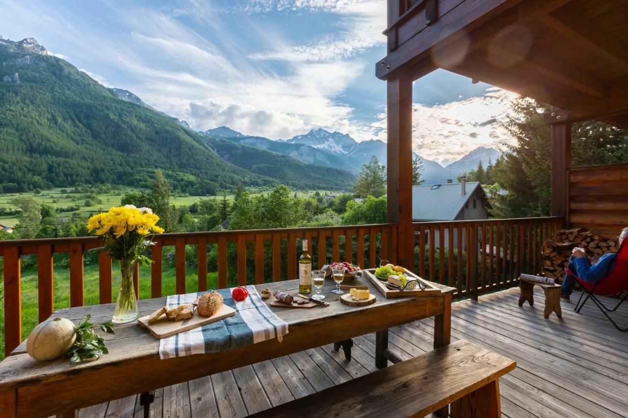 Le Refuge de Serre-Chevalier, dans un esprit chalet, commune de Le Monêtier-les-Bains Extérieur photo