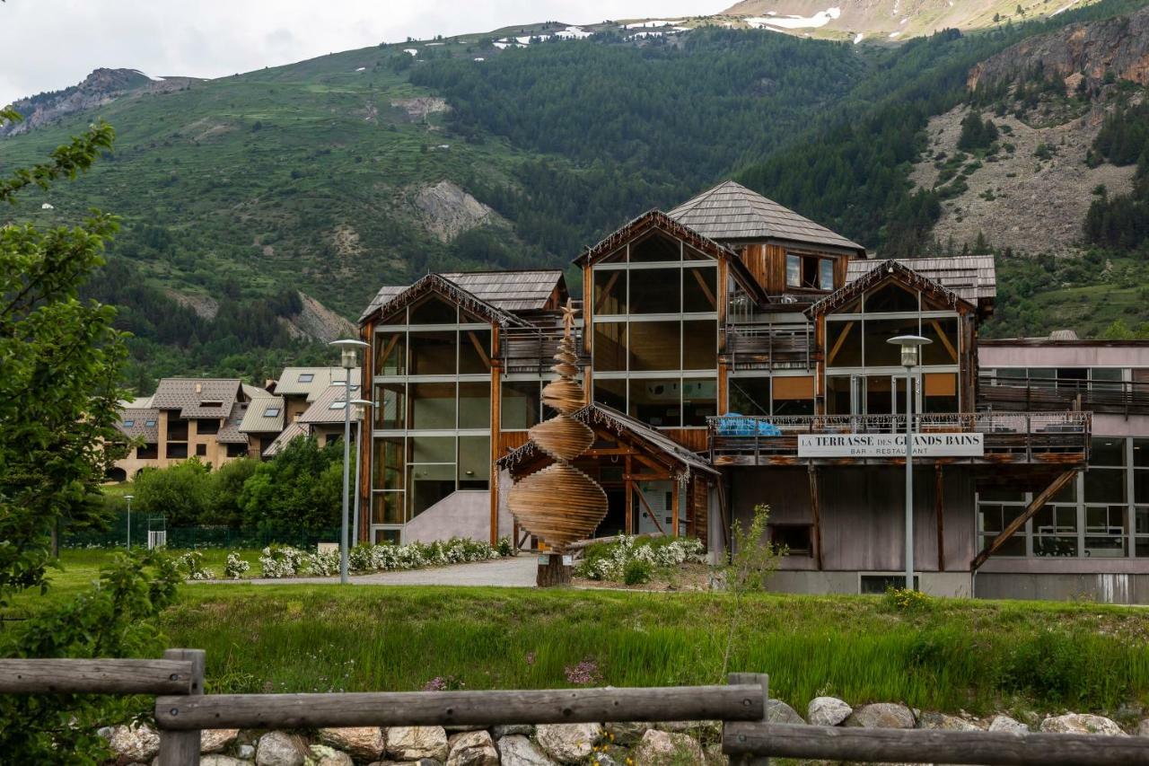 Le Refuge de Serre-Chevalier, dans un esprit chalet, commune de Le Monêtier-les-Bains Extérieur photo