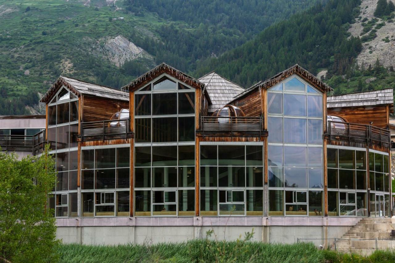 Le Refuge de Serre-Chevalier, dans un esprit chalet, commune de Le Monêtier-les-Bains Extérieur photo