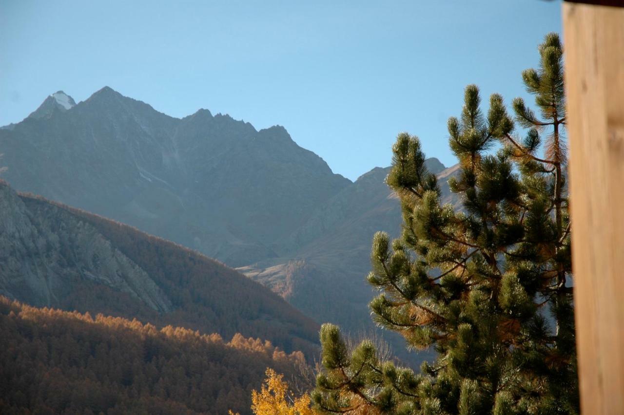 Le Refuge de Serre-Chevalier, dans un esprit chalet, commune de Le Monêtier-les-Bains Extérieur photo